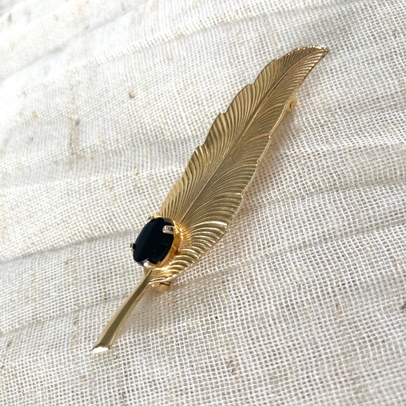 Vintage 12k GF Burt Cassell Signed Feather Brooch w/ Black Gemstone - Picture 3 of 7